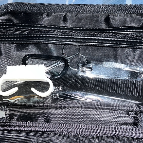 NWOT! Basics brand toiletry Bag with 6 manicure tools. - Picture 7 of 7